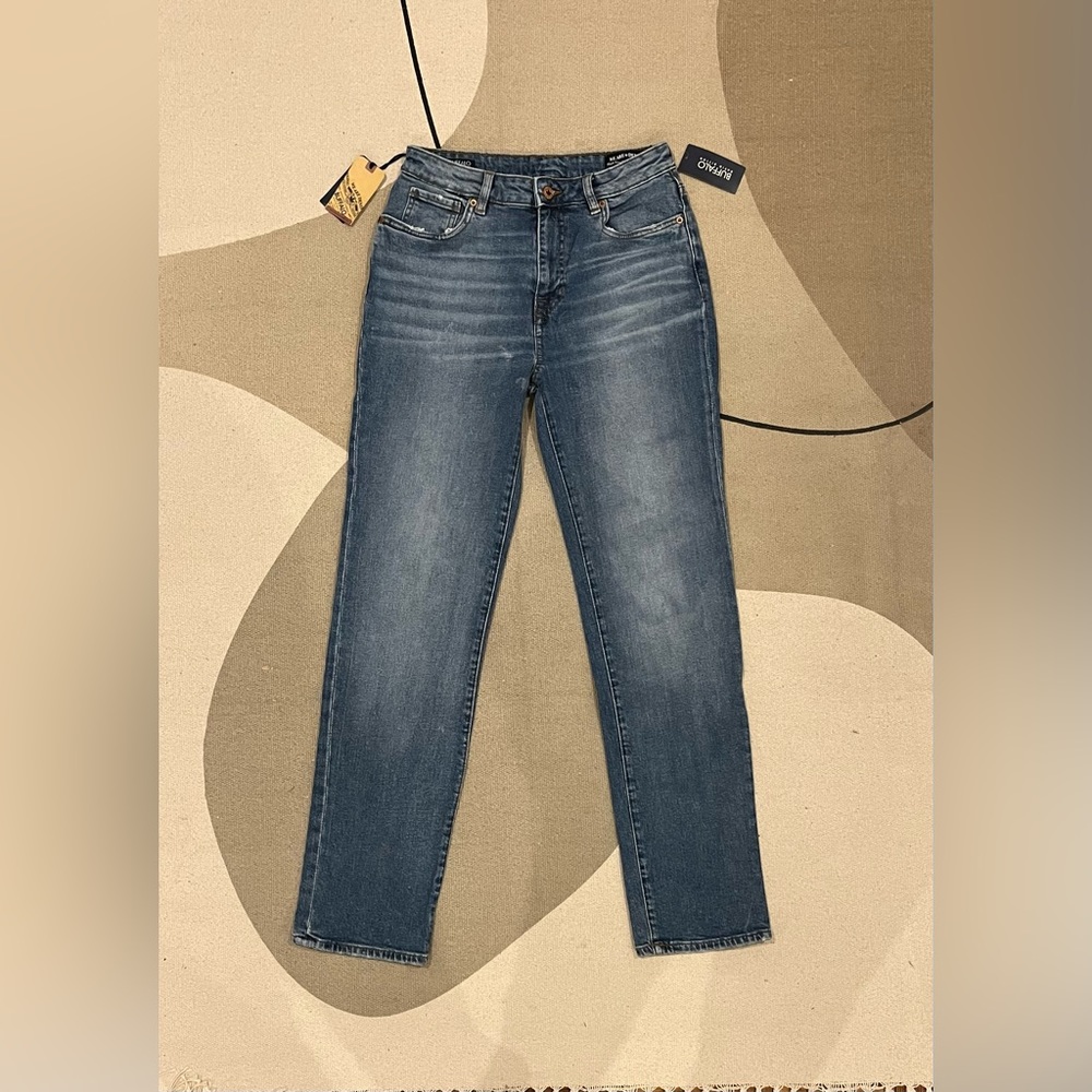 BRAND NEW High Rise Straight Leg Jeans!